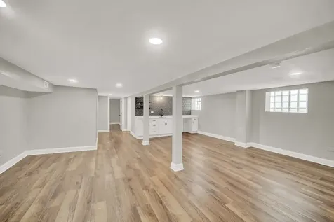7707 South Ridgeland Avenue Chicago IL 60649