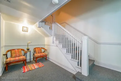6720 South Paxton Avenue Chicago IL 60649