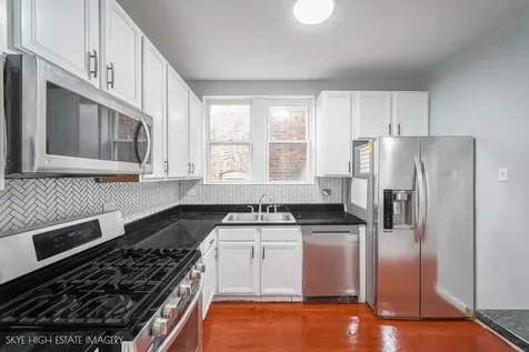 6720 South Paxton Avenue Chicago IL 60649