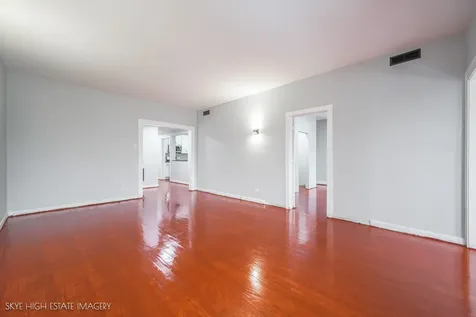 6720 South Paxton Avenue Chicago IL 60649
