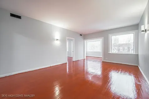 6720 South Paxton Avenue Chicago IL 60649