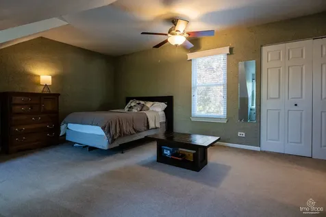 335 Wentworth Lane Bartlett IL 60103
