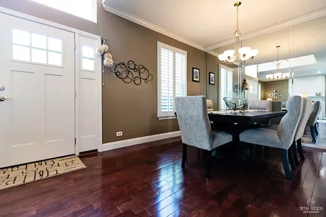 335 Wentworth Lane Bartlett IL 60103