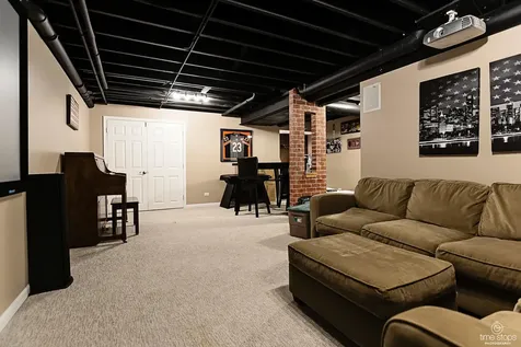 335 Wentworth Lane Bartlett IL 60103