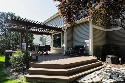 335 Wentworth Lane Bartlett IL 60103
