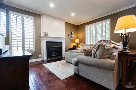 335 Wentworth Lane Bartlett IL 60103