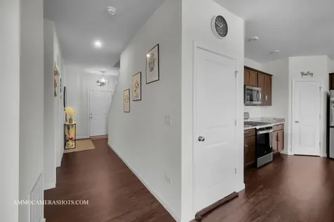 1398 Kessler Drive Mundelein IL 60060