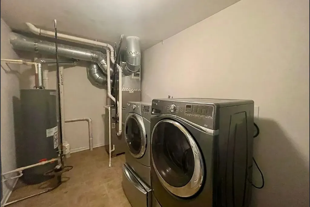 526 Grosvenor Lane Aurora IL 60504