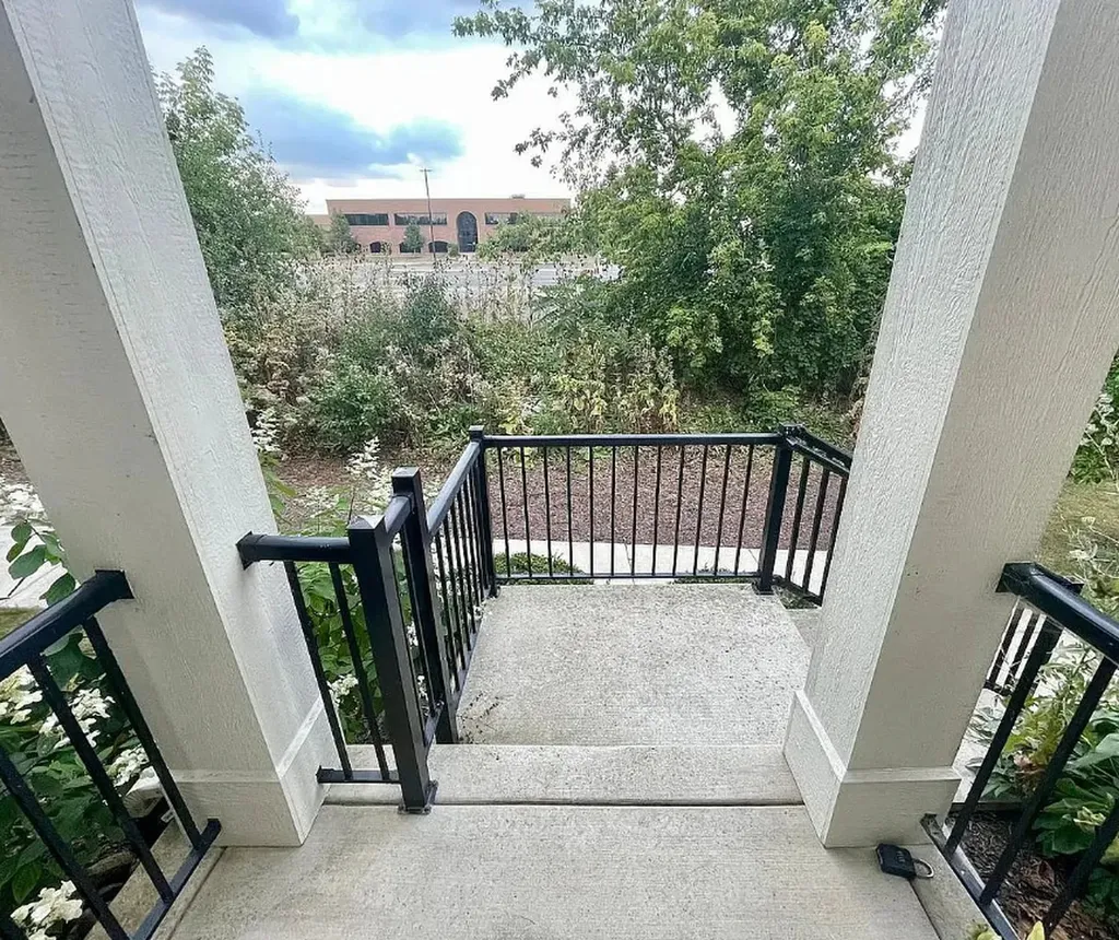 526 Grosvenor Lane Aurora IL 60504