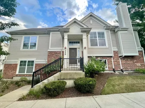 526 Grosvenor Lane Aurora IL 60504