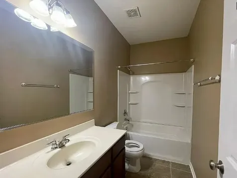 526 Grosvenor Lane Aurora IL 60504