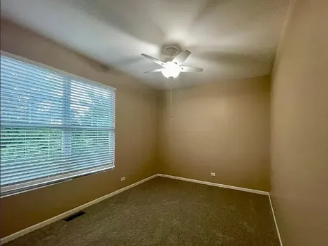 526 Grosvenor Lane Aurora IL 60504