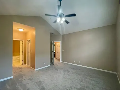 526 Grosvenor Lane Aurora IL 60504