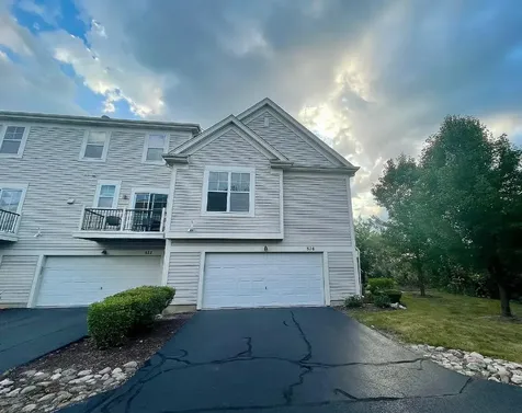 526 Grosvenor Lane Aurora IL 60504
