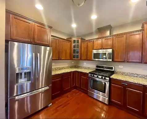 526 Grosvenor Lane Aurora IL 60504