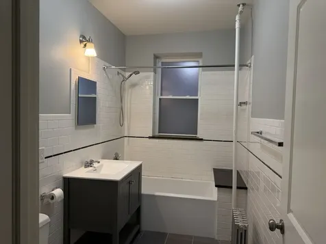 2833 West Walnut Street Chicago IL 60612