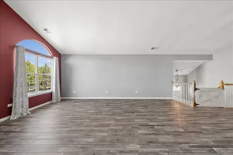 5223 Glenbrook Trail Mchenry IL 60050