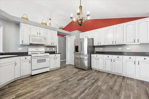 5223 Glenbrook Trail Mchenry IL 60050