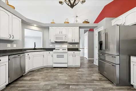 5223 Glenbrook Trail Mchenry IL 60050