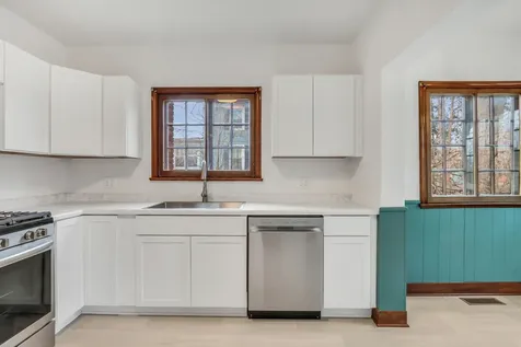 526 West Jackson Street Woodstock IL 60098