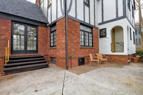 526 West Jackson Street Woodstock IL 60098