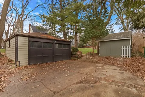 526 West Jackson Street Woodstock IL 60098
