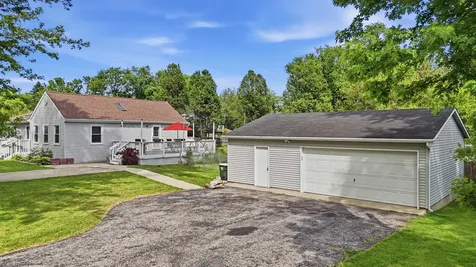 37883 North Watts Avenue Spring Grove IL 60081