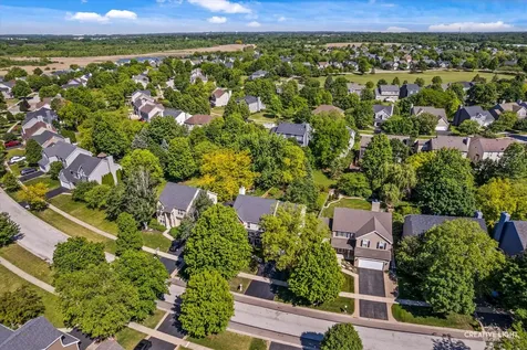 39W431 West Mallory Drive Geneva IL 60134
