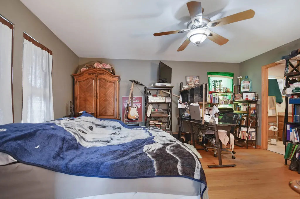 4820 South Lotus Avenue Chicago IL 60638