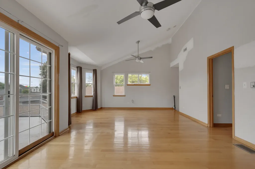 4820 South Lotus Avenue Chicago IL 60638
