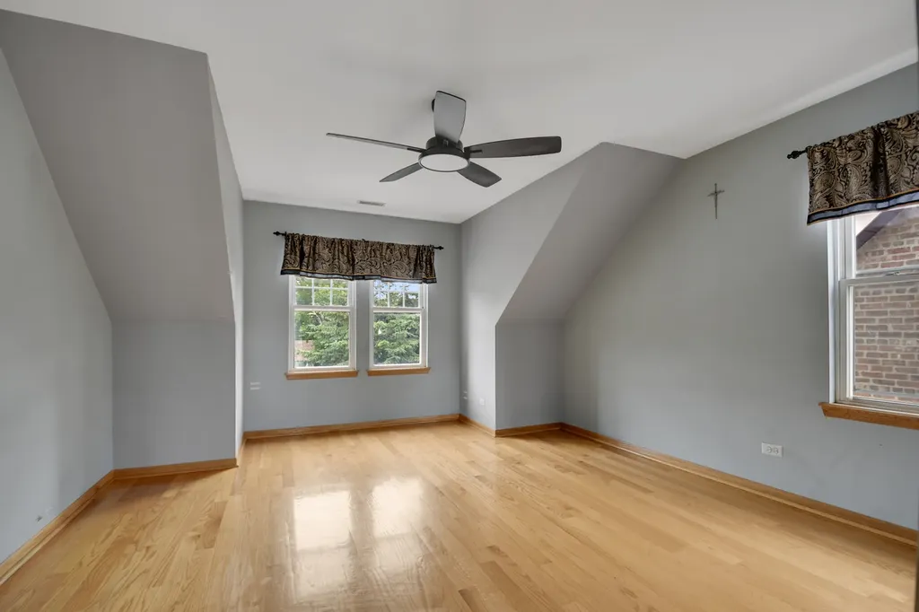4820 South Lotus Avenue Chicago IL 60638
