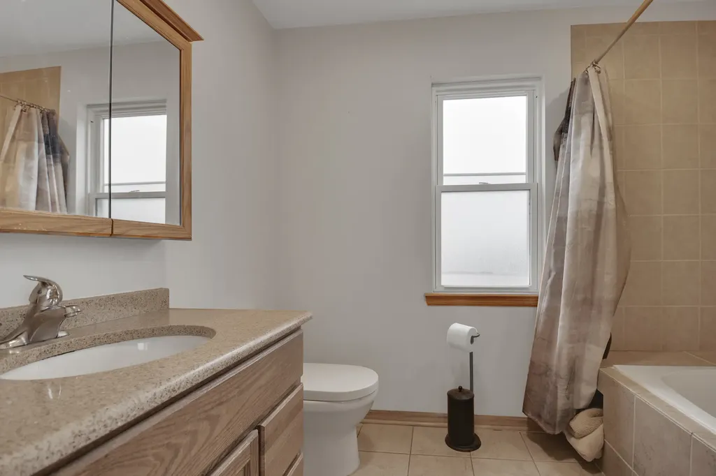 4820 South Lotus Avenue Chicago IL 60638