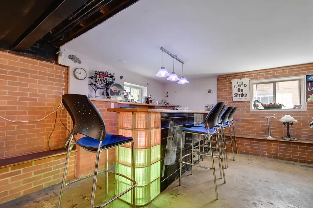 4820 South Lotus Avenue Chicago IL 60638