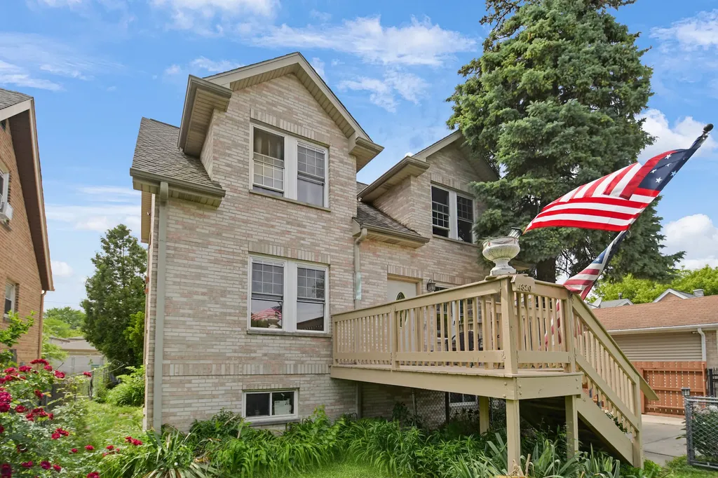 4820 South Lotus Avenue Chicago IL 60638