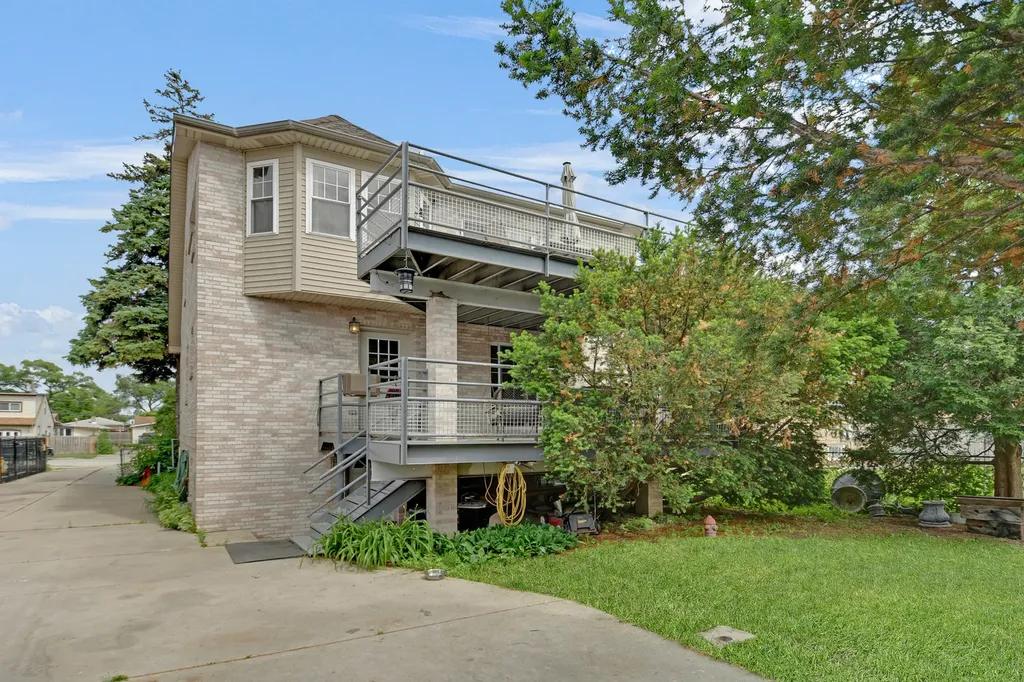 4820 South Lotus Avenue Chicago IL 60638