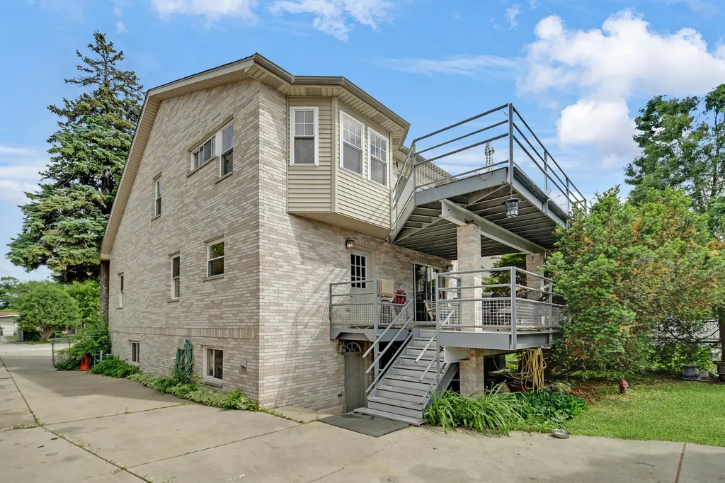 4820 South Lotus Avenue Chicago IL 60638