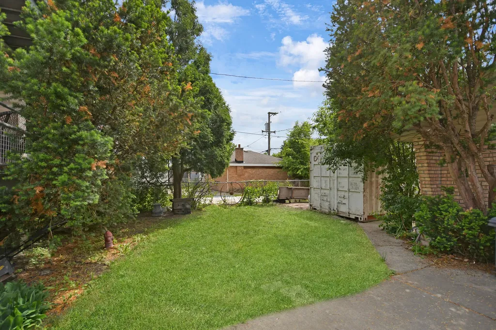 4820 South Lotus Avenue Chicago IL 60638
