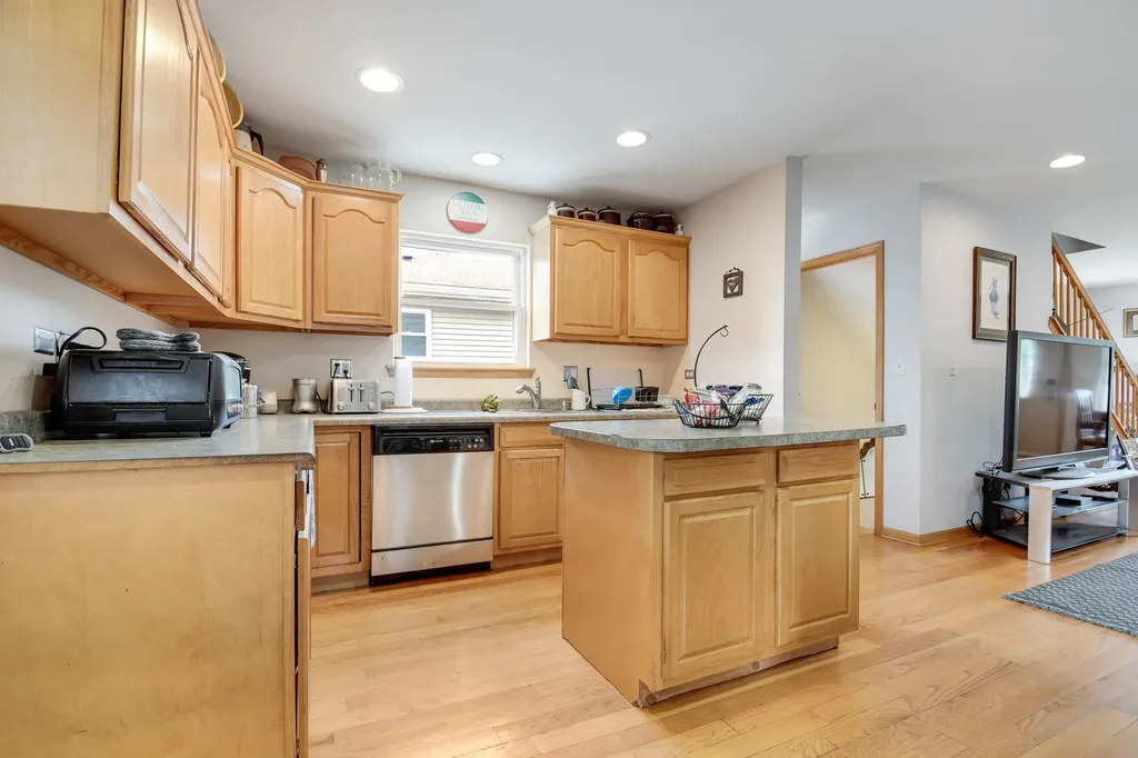4820 South Lotus Avenue Chicago IL 60638