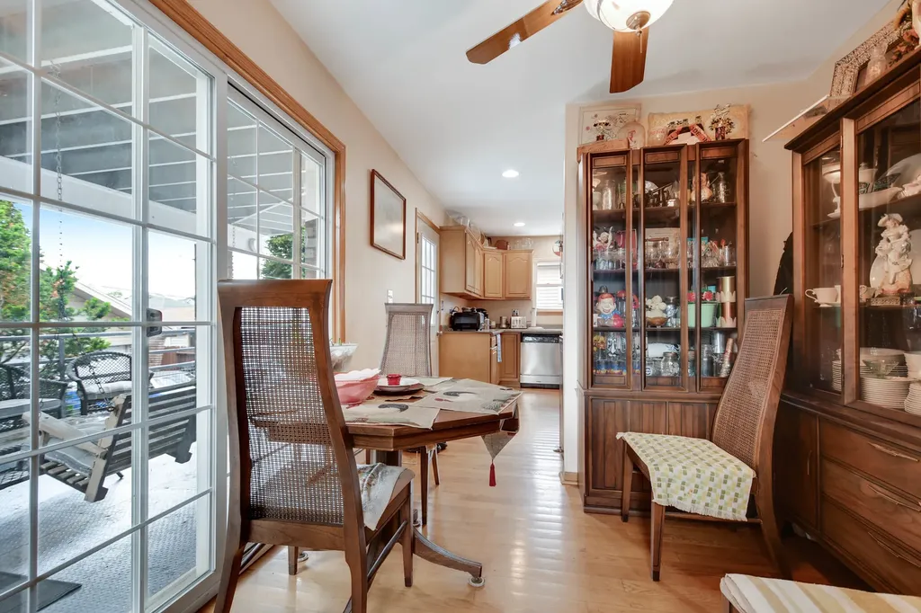 4820 South Lotus Avenue Chicago IL 60638