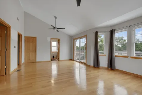4820 South Lotus Avenue Chicago IL 60638
