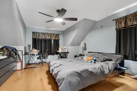 4820 South Lotus Avenue Chicago IL 60638