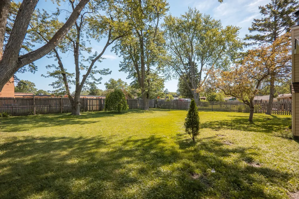 1624 West Weathersfield Way Schaumburg IL 60193