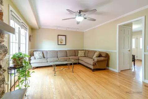 357 Roberts Road Inverness IL 60010