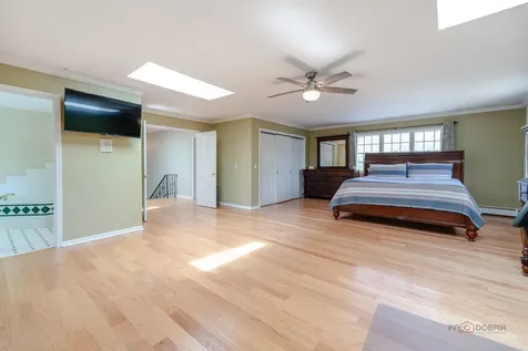 357 Roberts Road Inverness IL 60010