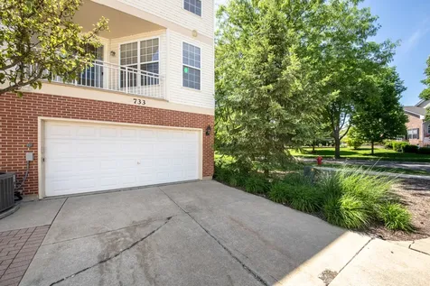 733 Pheasant Trail St. Charles IL 60174