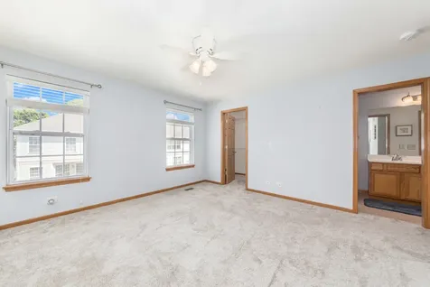 733 Pheasant Trail St. Charles IL 60174