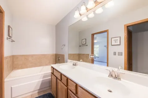 733 Pheasant Trail St. Charles IL 60174