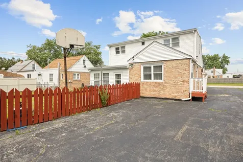 6930 Garden Lane Bridgeview IL 60455