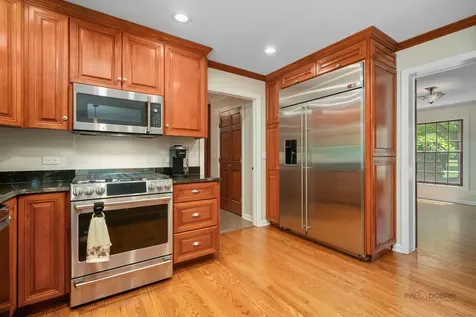 126 Schooner Lane Lake Barrington IL 60010
