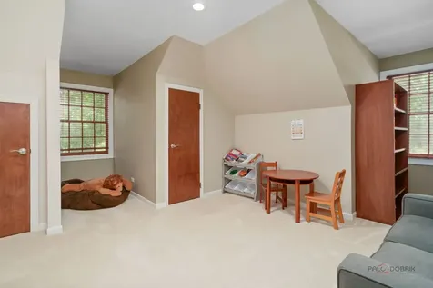 126 Schooner Lane Lake Barrington IL 60010